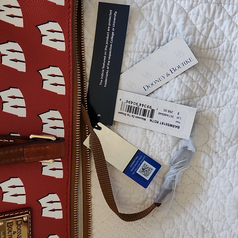 Red and White Tote Bag Dooney Bourke - Picture 8 of 8